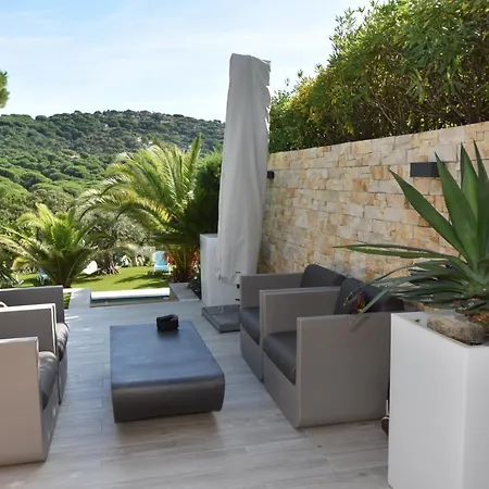 Atelier Gigaro Villa *